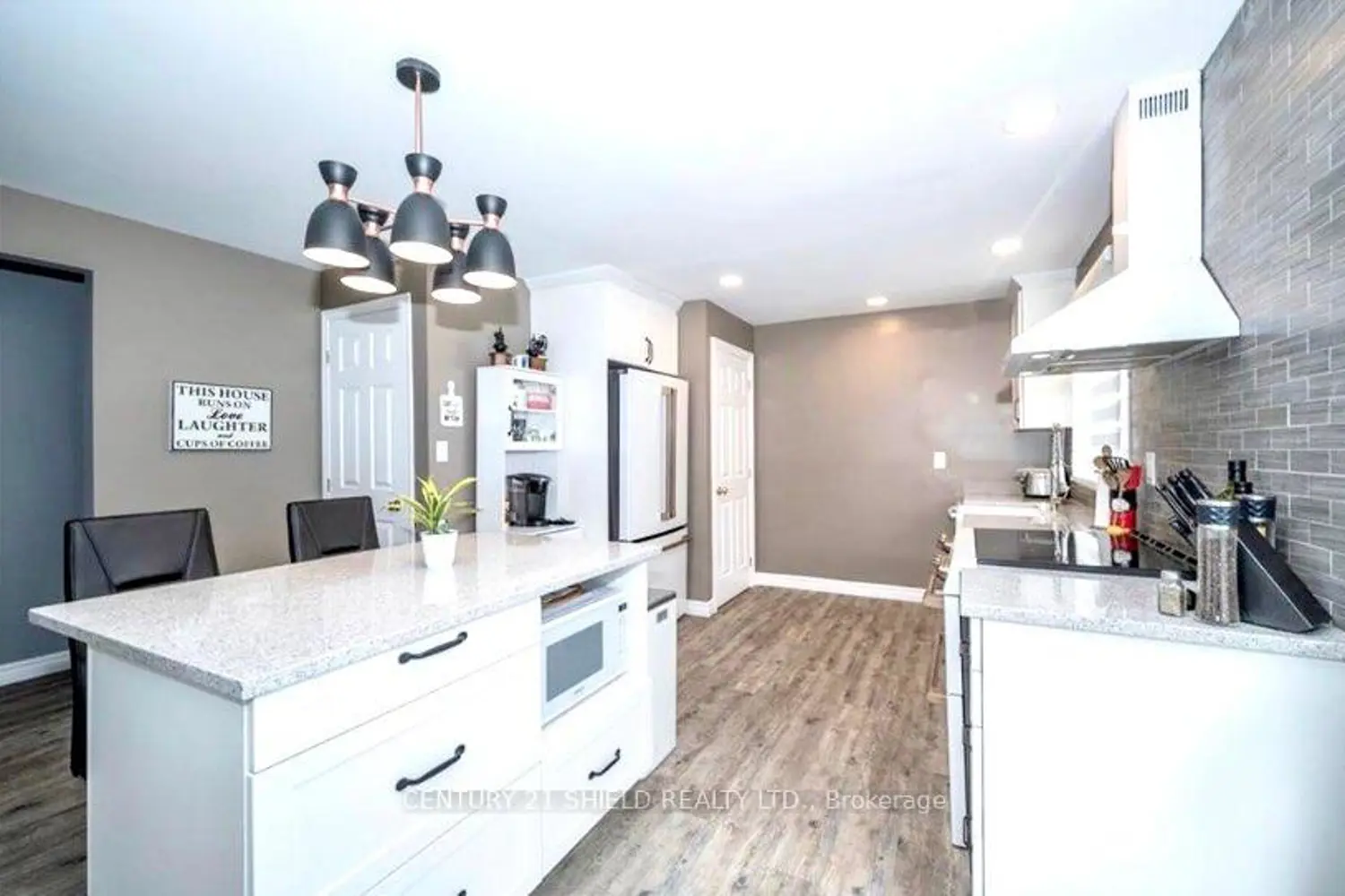 1336 Alfred Street photo 2