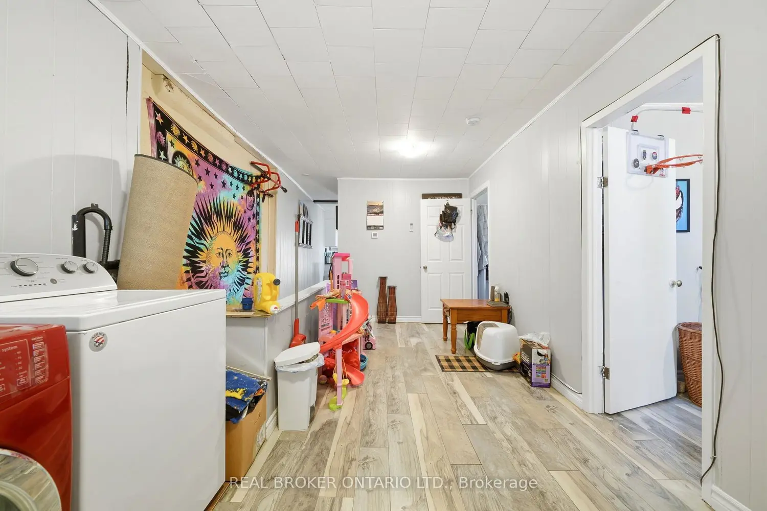 Additional image 11 of 2039 Victoria Street
