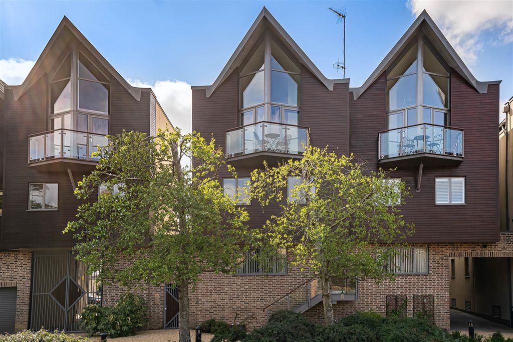 Additional image 25 of 2 bed flat for saleDolphin Yard, Maidenhead Street, Hertford SG14