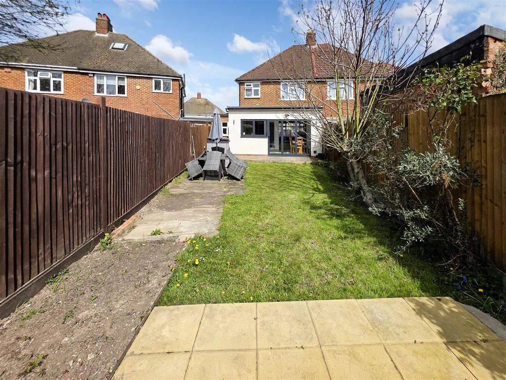Additional image 14 of 4 bed semi-detached house for saleGledwood Gardens, Hayes UB4