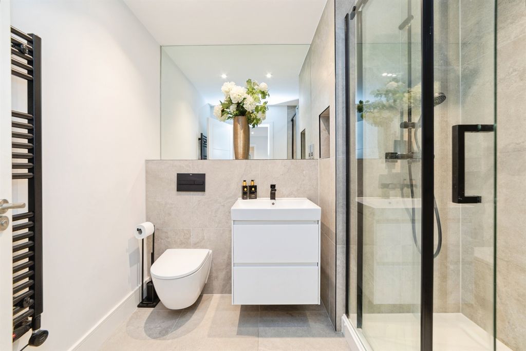 Additional image 11 of 2 bed flat for saleBircherley Green, Hertford SG14