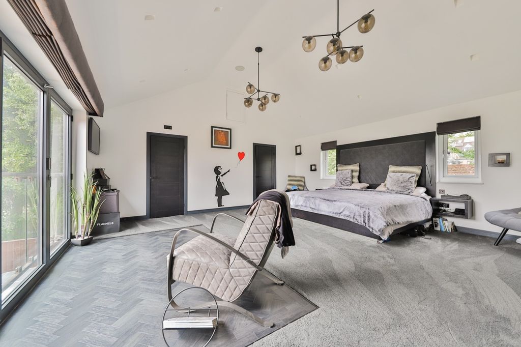 Additional image 11 of 5 bed detached house for saleThe Coachings, Cliff Road, Hessle HU13