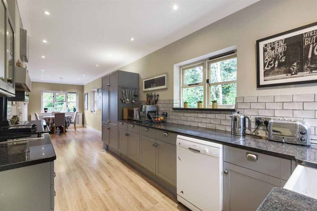 Additional image 2 of 5 bed detached house for saleWimlands Lane, Faygate RH12