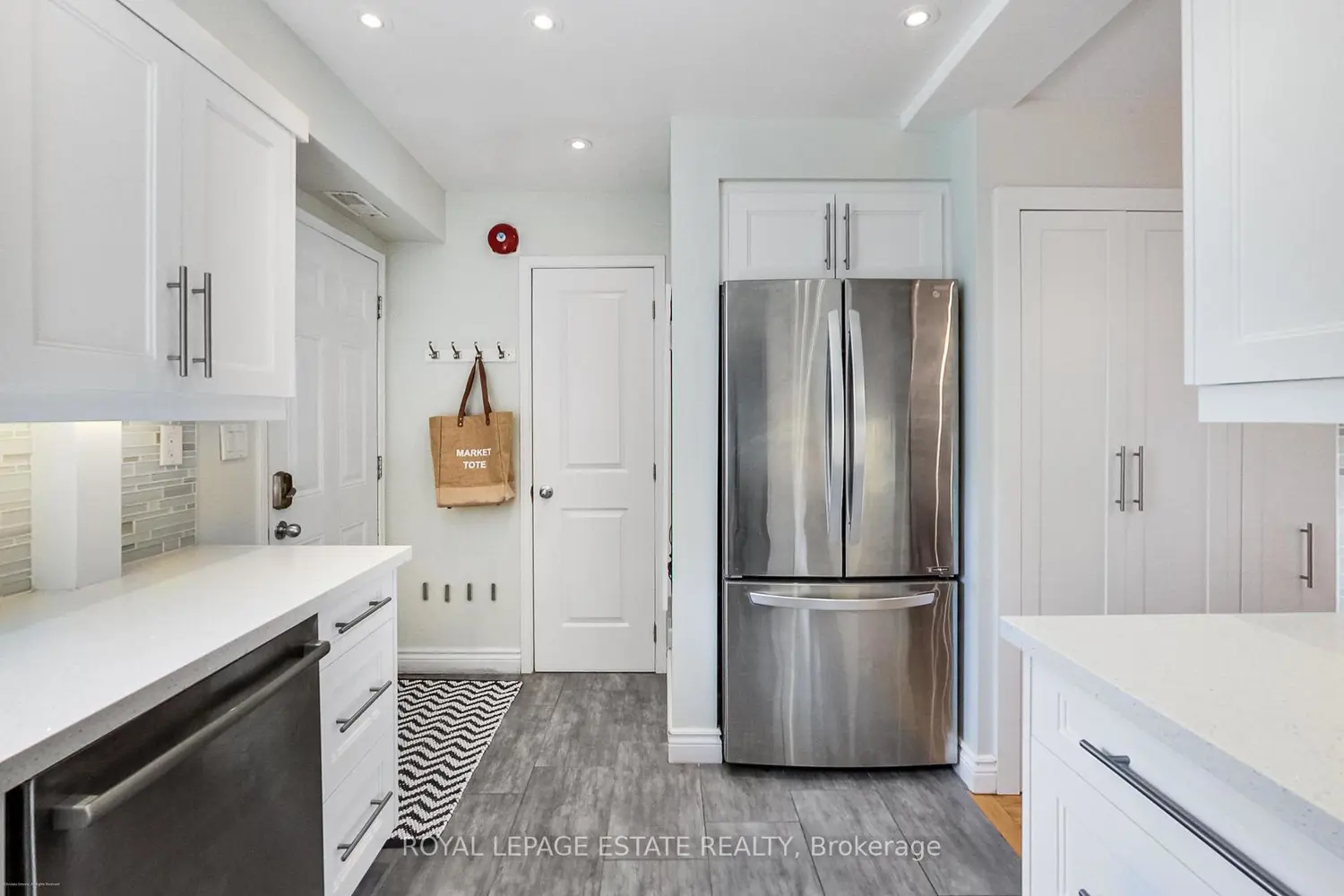 101 Hammersmith Avenue 203 photo 4