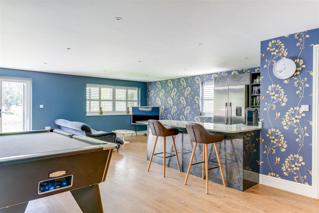 Additional image 7 of 5 bed detached house for saleWoodlands Drive, Hoddesdon EN11