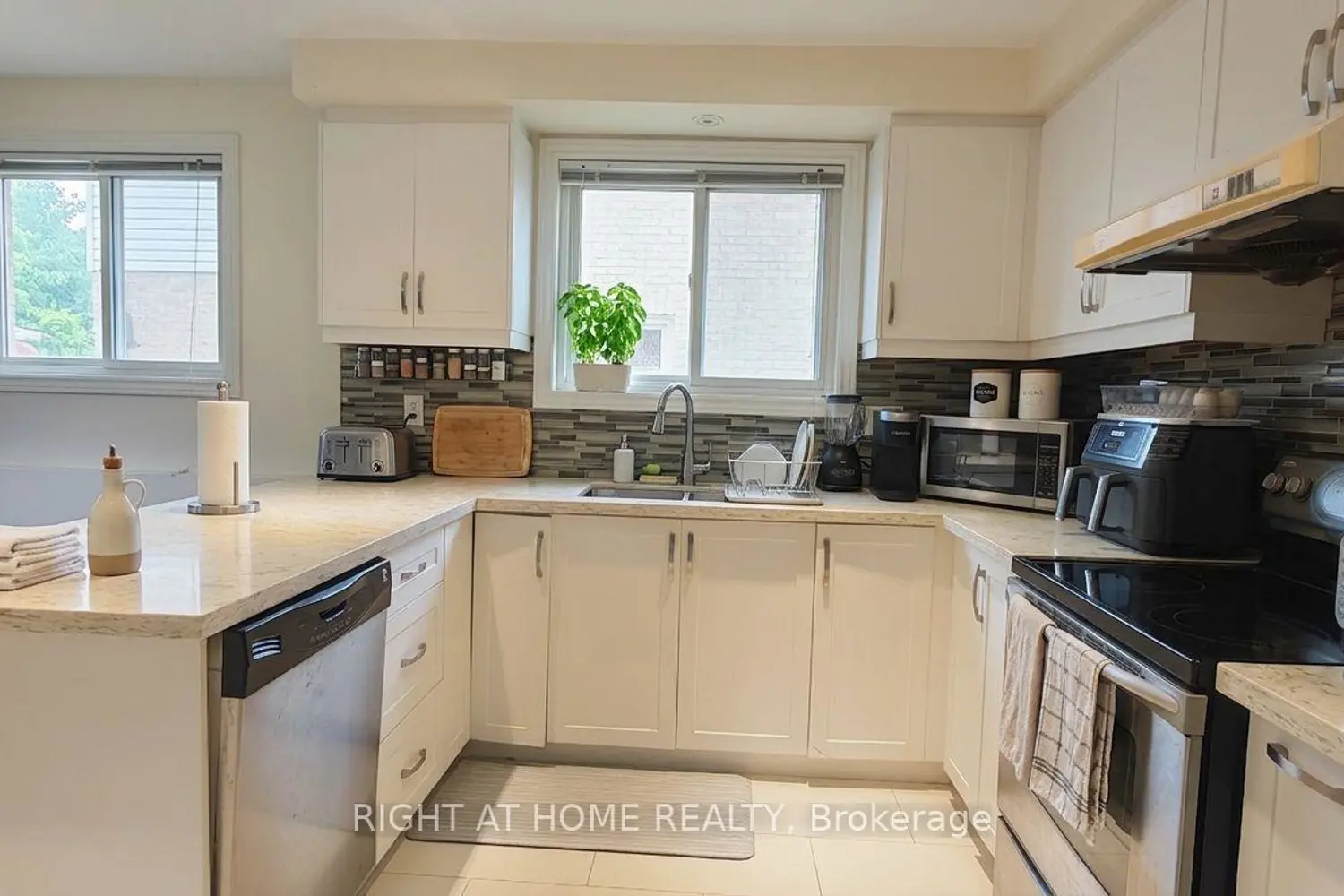 81 Heaslip Terrace photo 3