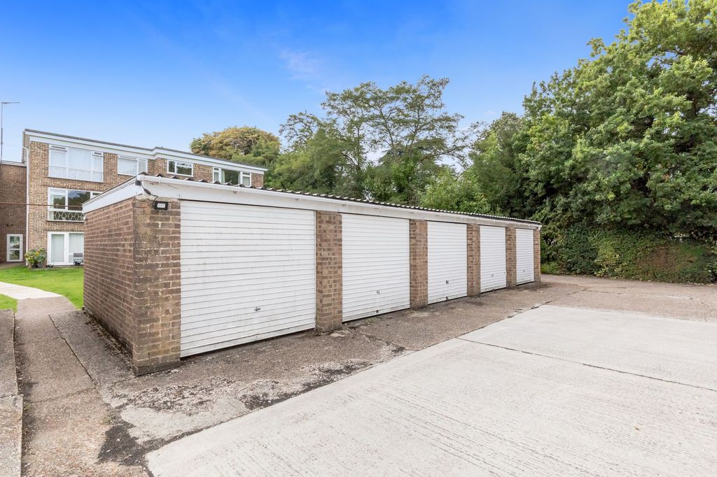 Additional image 13 of 2 bed flat for saleGrovelands, Horley RH6