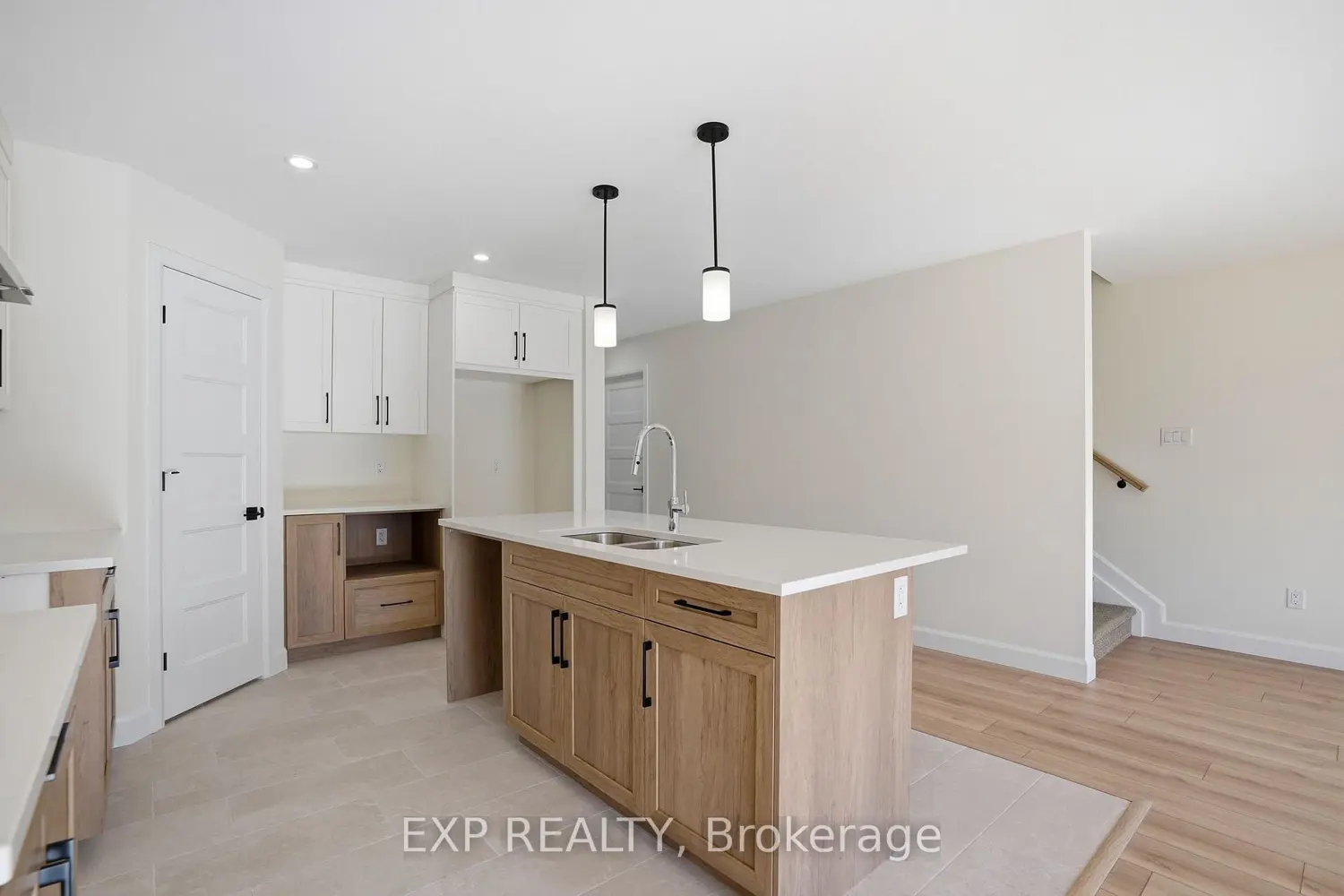 119 Lorie Street photo 4