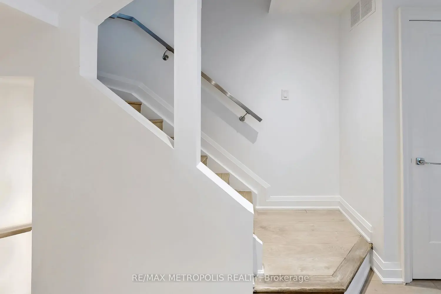 Additional image 14 of 12 Sudbury Street 404