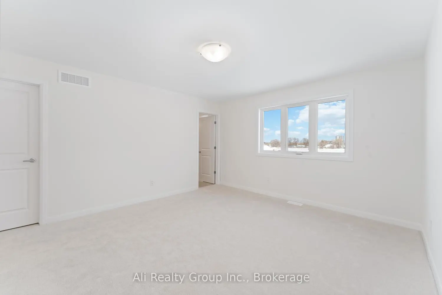 Additional image 6 of 661 Hamsa Street