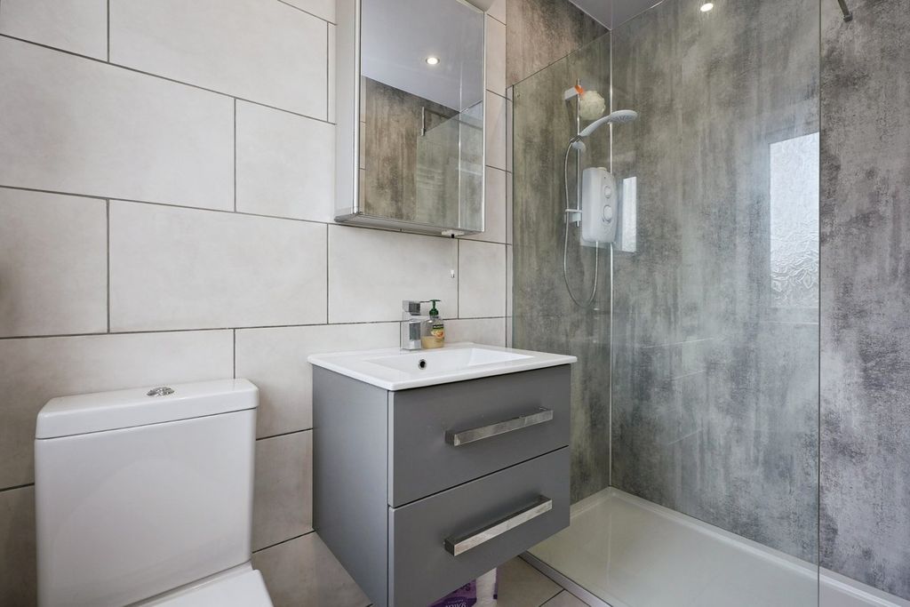 Additional image 18 of 5 bed detached house for saleBroomfield Avenue, Halifax HX3