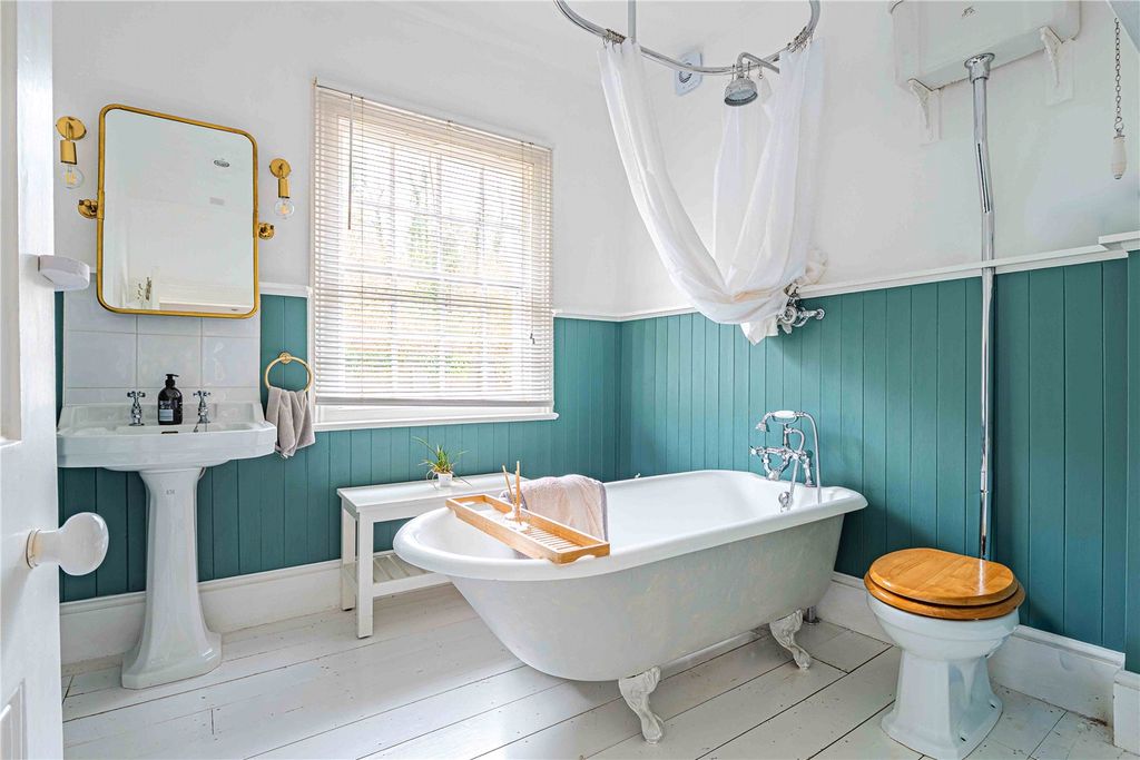 Additional image 20 of 4 bed semi-detached house for saleRoughdown Villas Road, Felden, Hemel Hempstead, Hertfordshire HP3