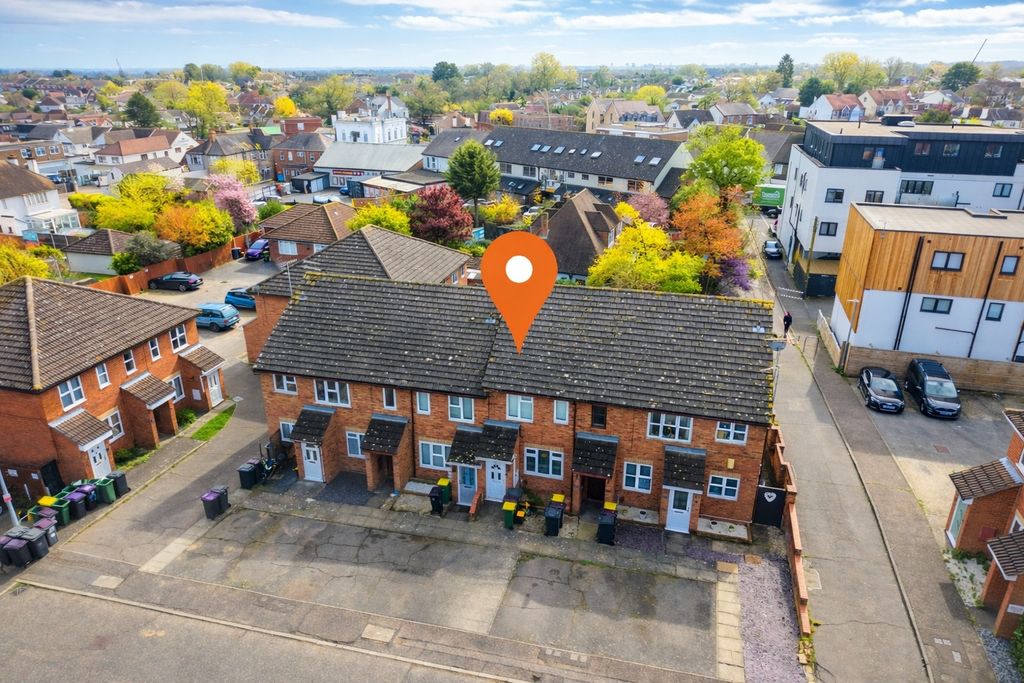 1 bed flat for saleBarnwell Drive, Hockley, Essex SS5