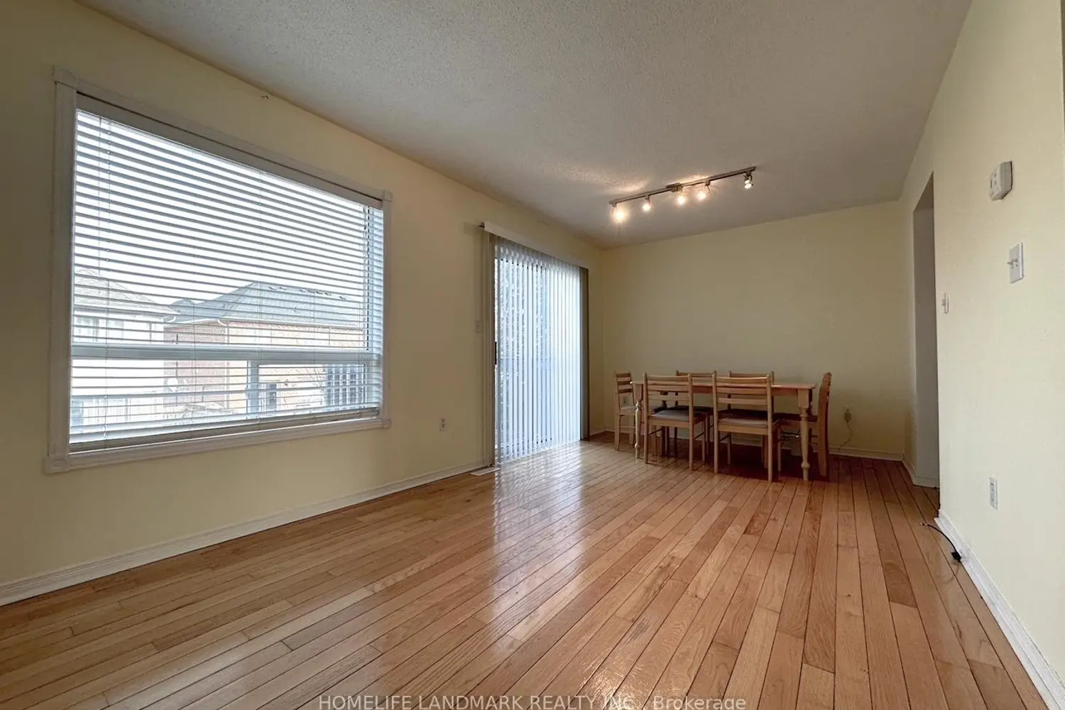 24 Crittenden Drive photo 3