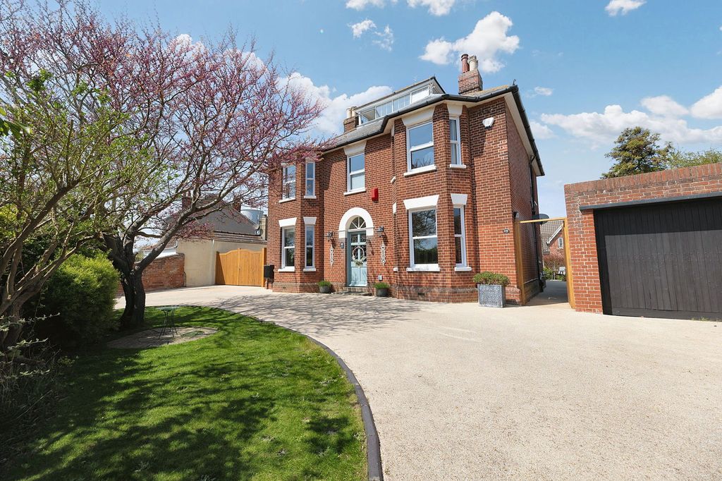 4 bed detached house for saleFronks Road, Harwich CO12