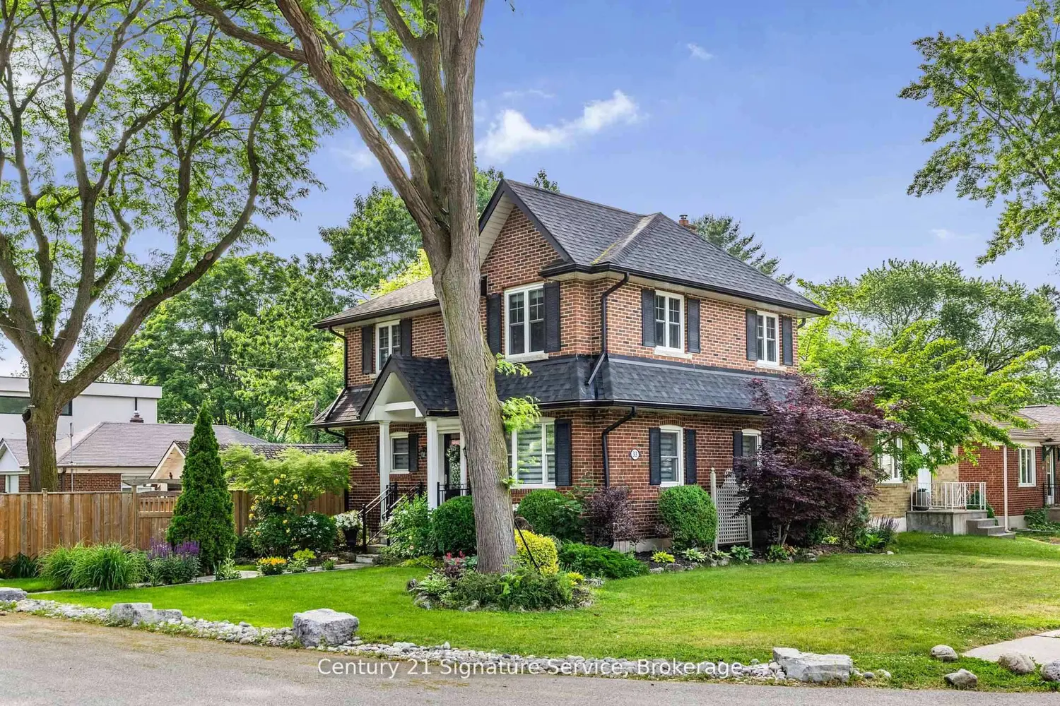 33 Mcintosh Avenue
