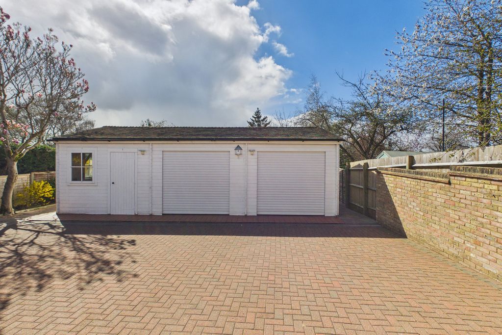 Additional image 5 of 4 bed detached house for saleGreen End Road, Hemel Hempstead HP1