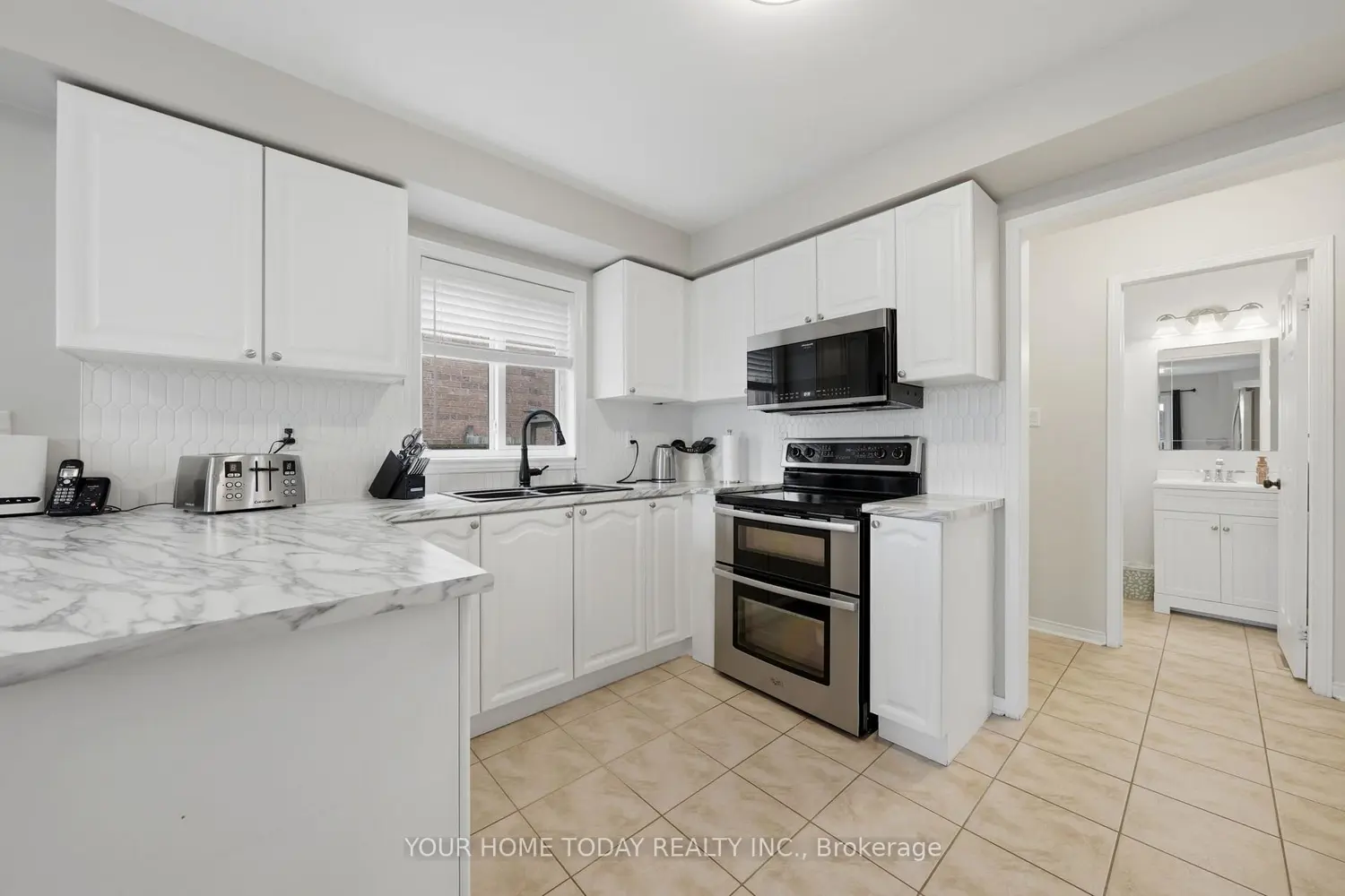 83 Atwood Avenue photo 3