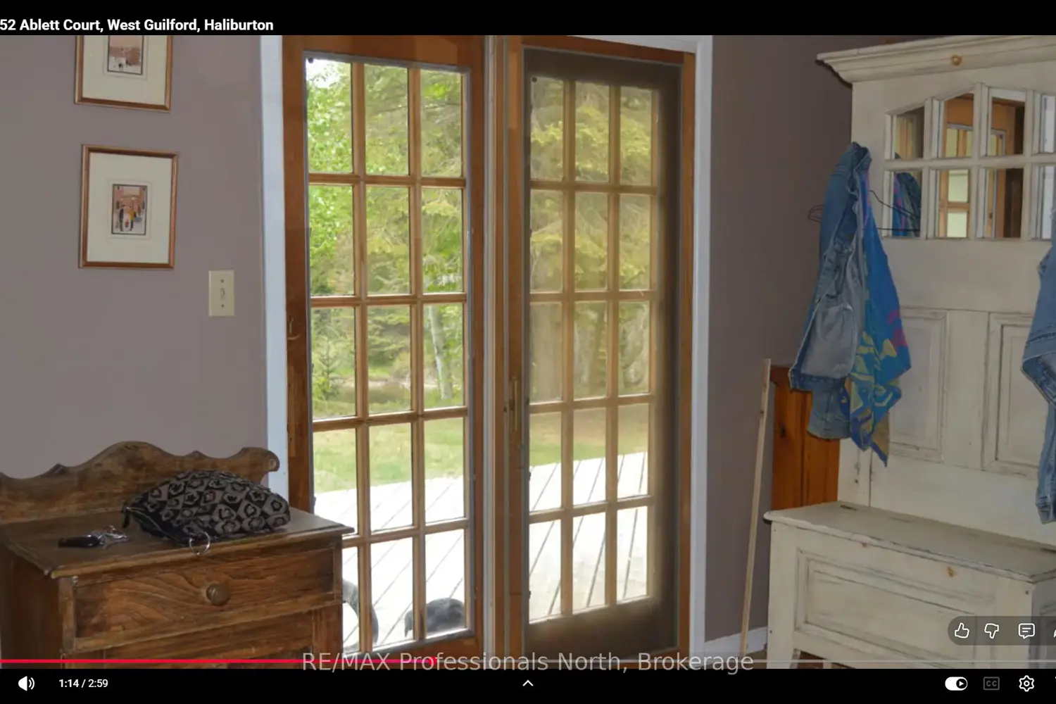 1052 Ablett Court photo 4