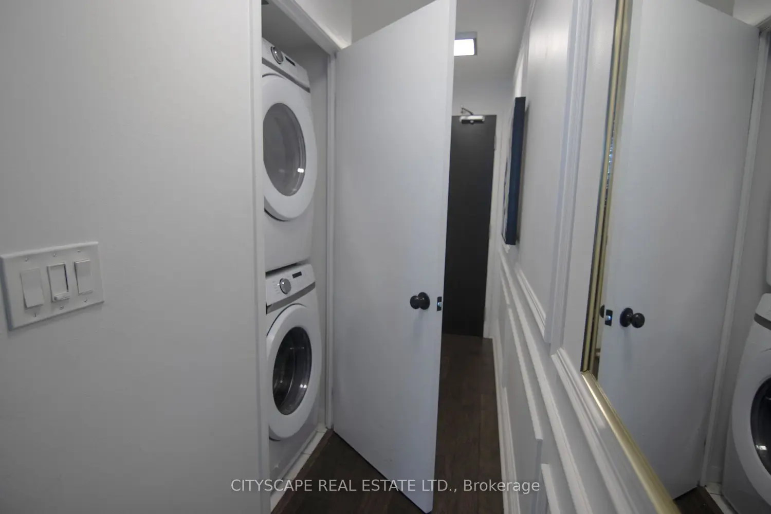 Additional image 11 of 231 Fort York Boulevard 322