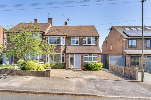 Wilton Road, Cockfosters EN4