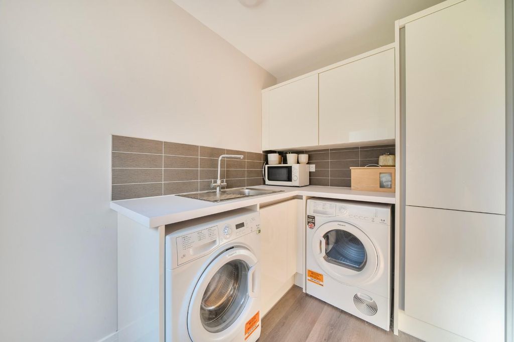 Additional image 10 of 5 bed detached house for saleNorth Close, Havant PO9