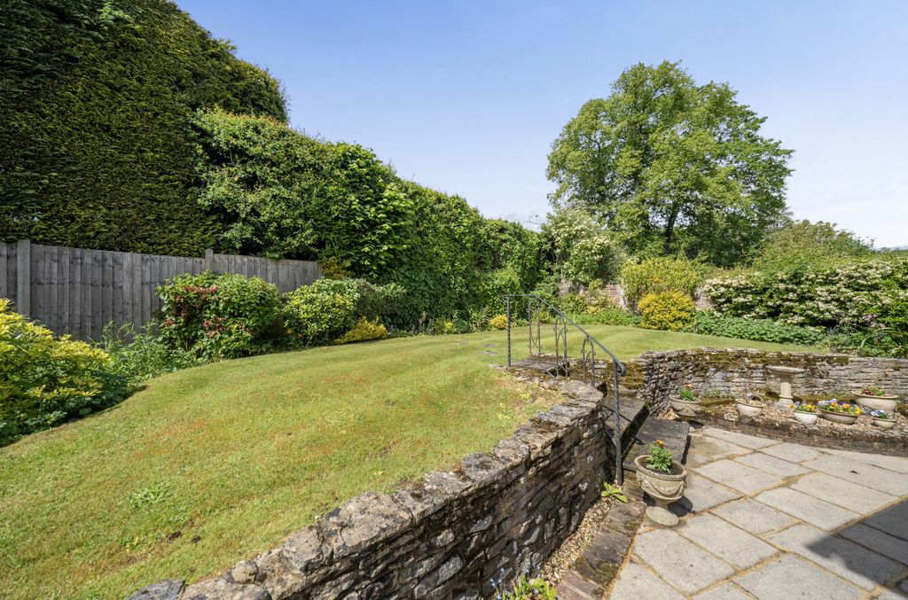 Additional image 10 of 4 bed detached house for saleThe Spinney, Hook, Hampshire RG27