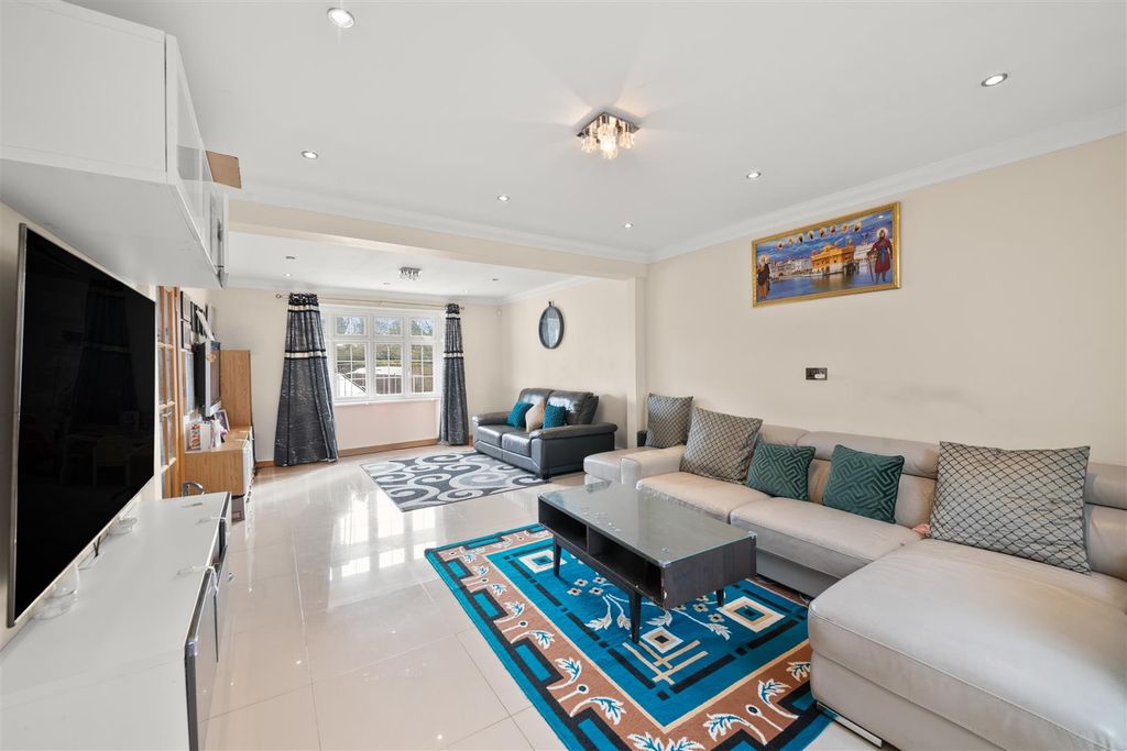 Additional image 2 of 5 bed semi-detached house for saleGrange Road, Hayes UB3