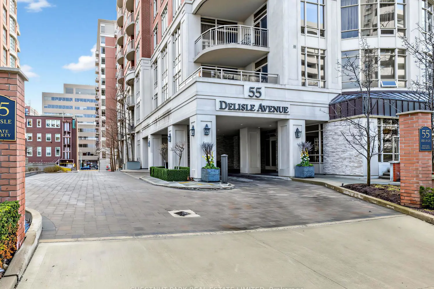 55 Delisle Avenue 901