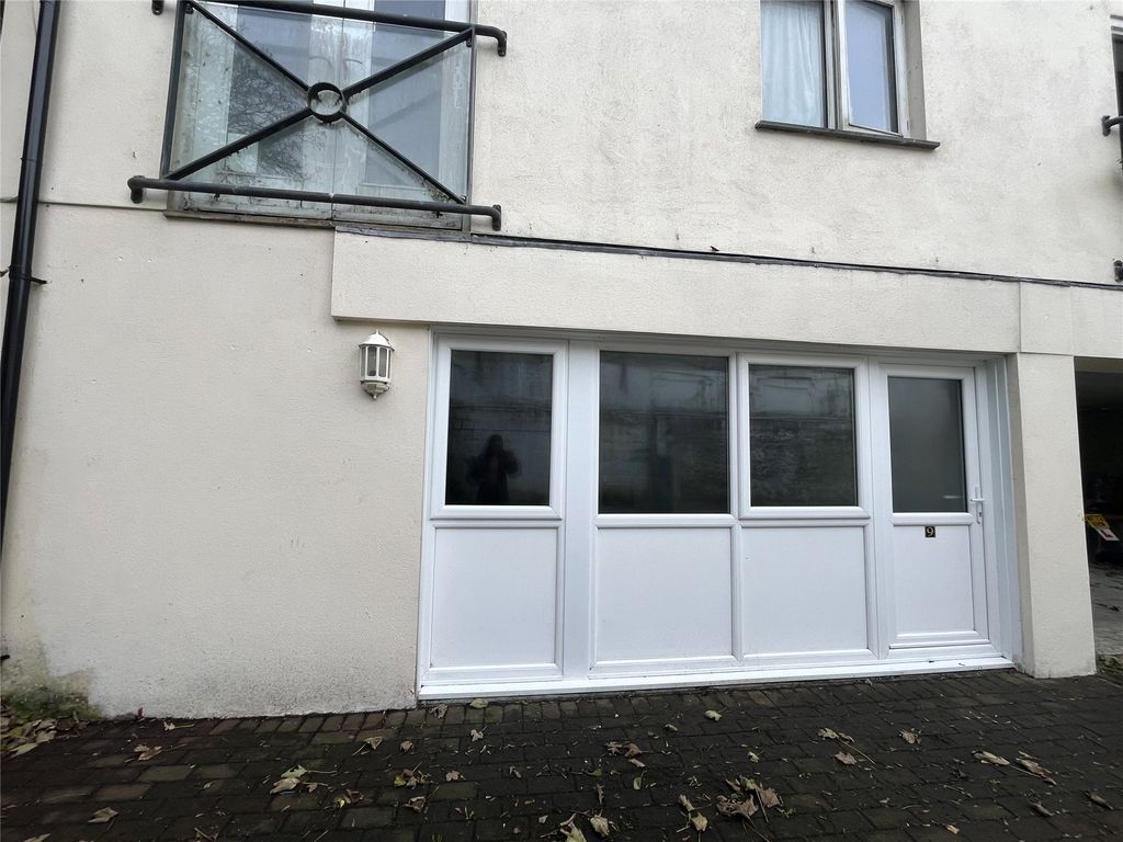 1 bed flat for saleWendron Street, Helston, Cornwall TR13 photo 2