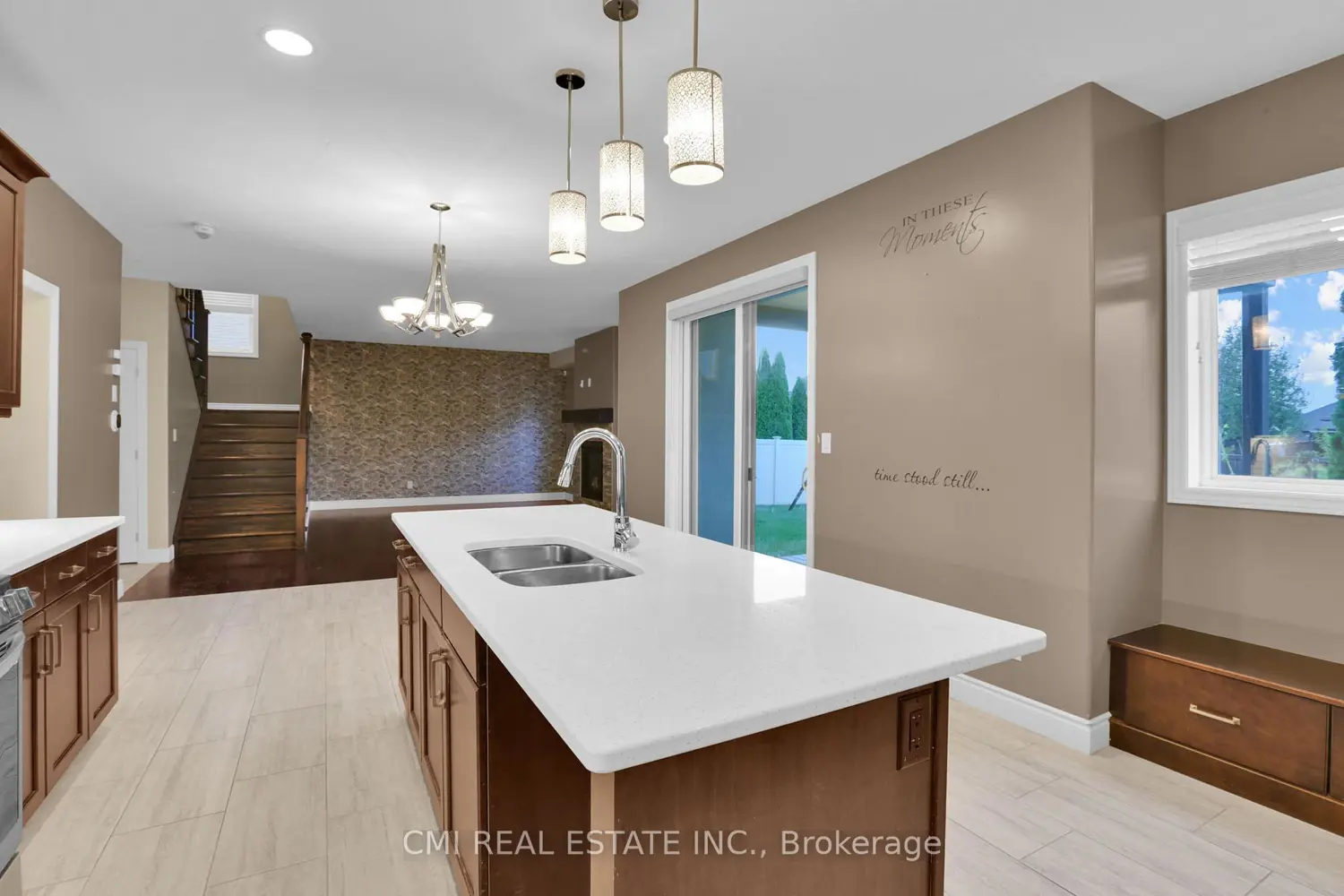 212 Jasmine Drive photo 5