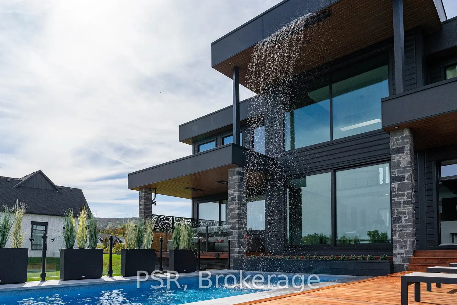 4 Raintree Court