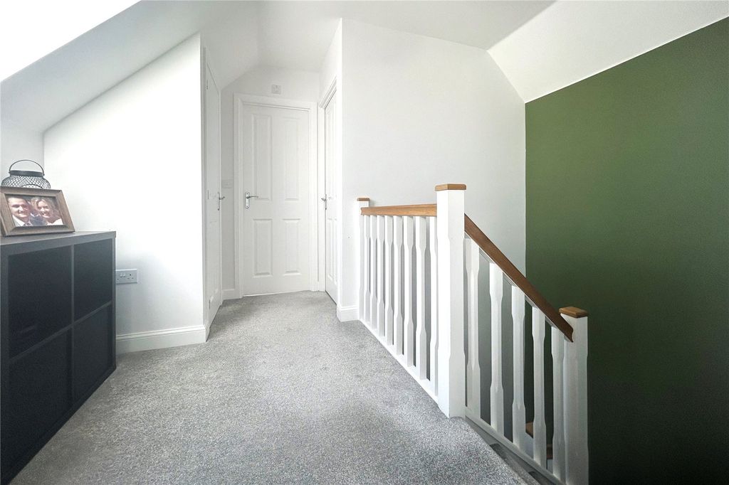 Additional image 22 of 5 bed detached house for saleViney Close, Hook, Hampshire RG27