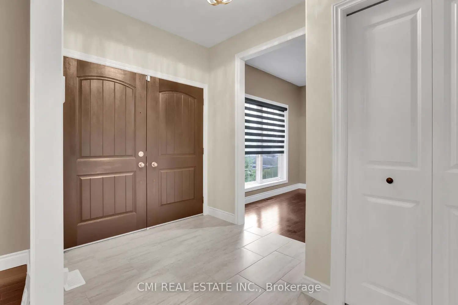 212 Jasmine Drive photo 2