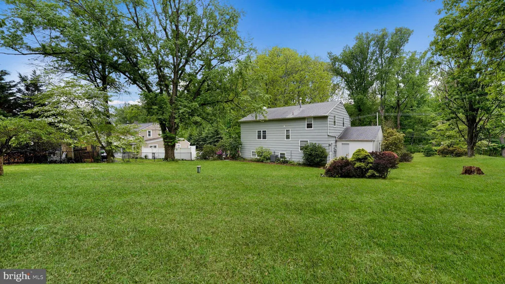 687 Bristol Rd, Southampton, PA 18966