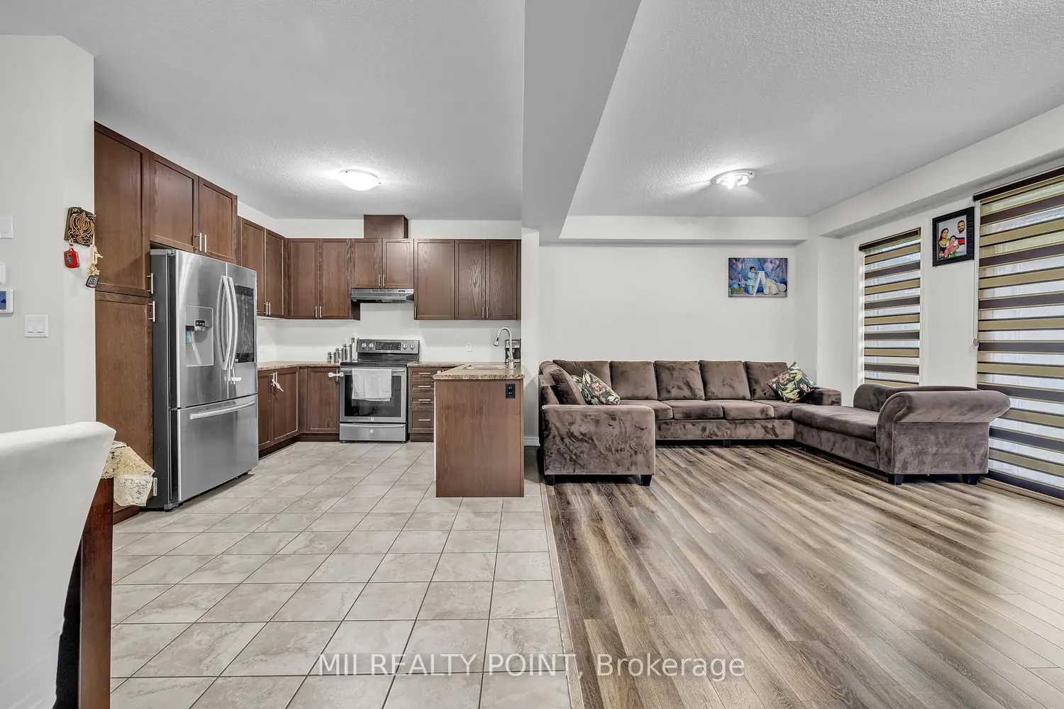 145 Links Crescent photo 3