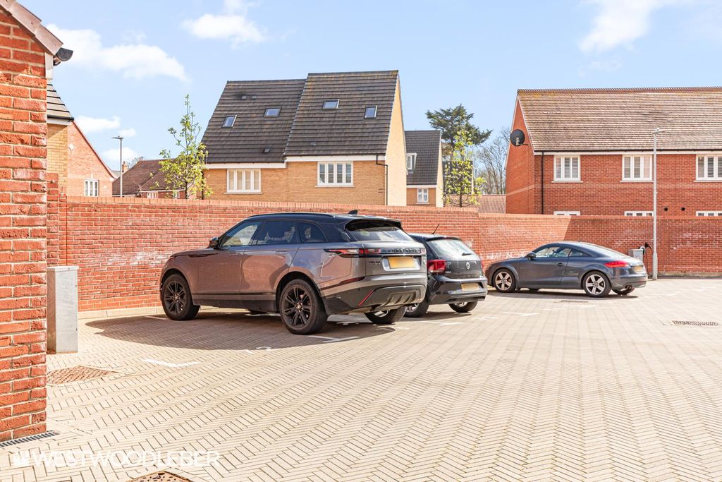 Additional image 19 of 2 bed flat for saleMoye Close, Hoddesdon EN11