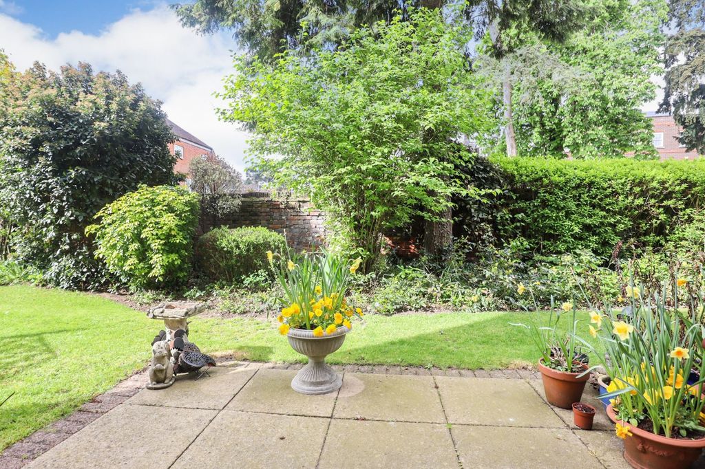 Additional image 7 of 2 bed flat for saleSun Lane, Harpenden AL5