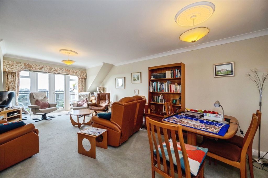 Additional image 19 of 2 bed flat for saleSea Front, Hayling Island, Hampshire PO11