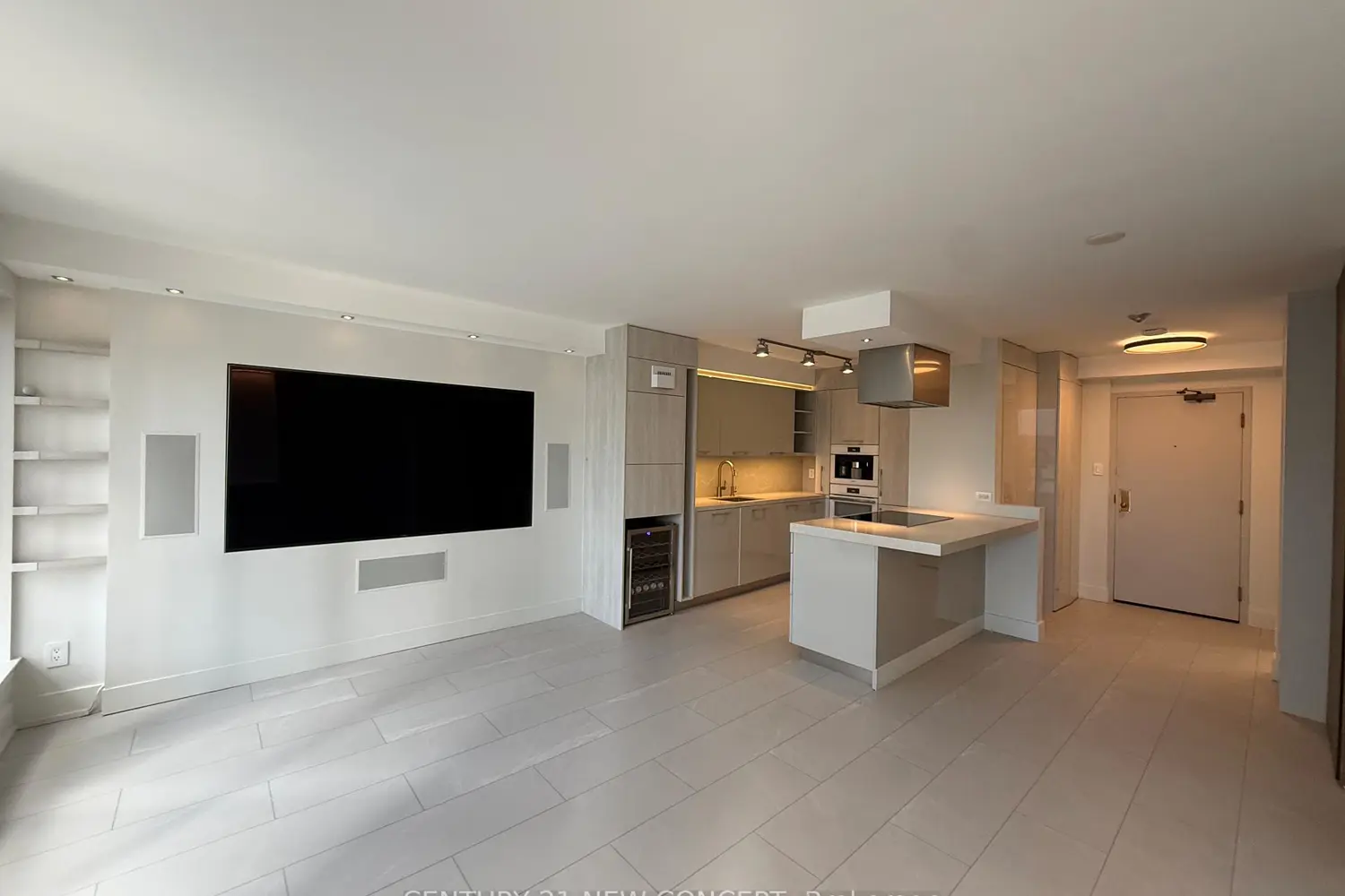 40 Scollard Street 1508 photo 2