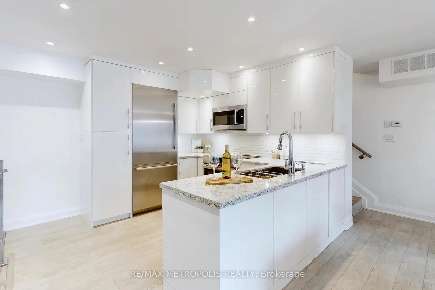 Additional image 7 of 12 Sudbury Street 404