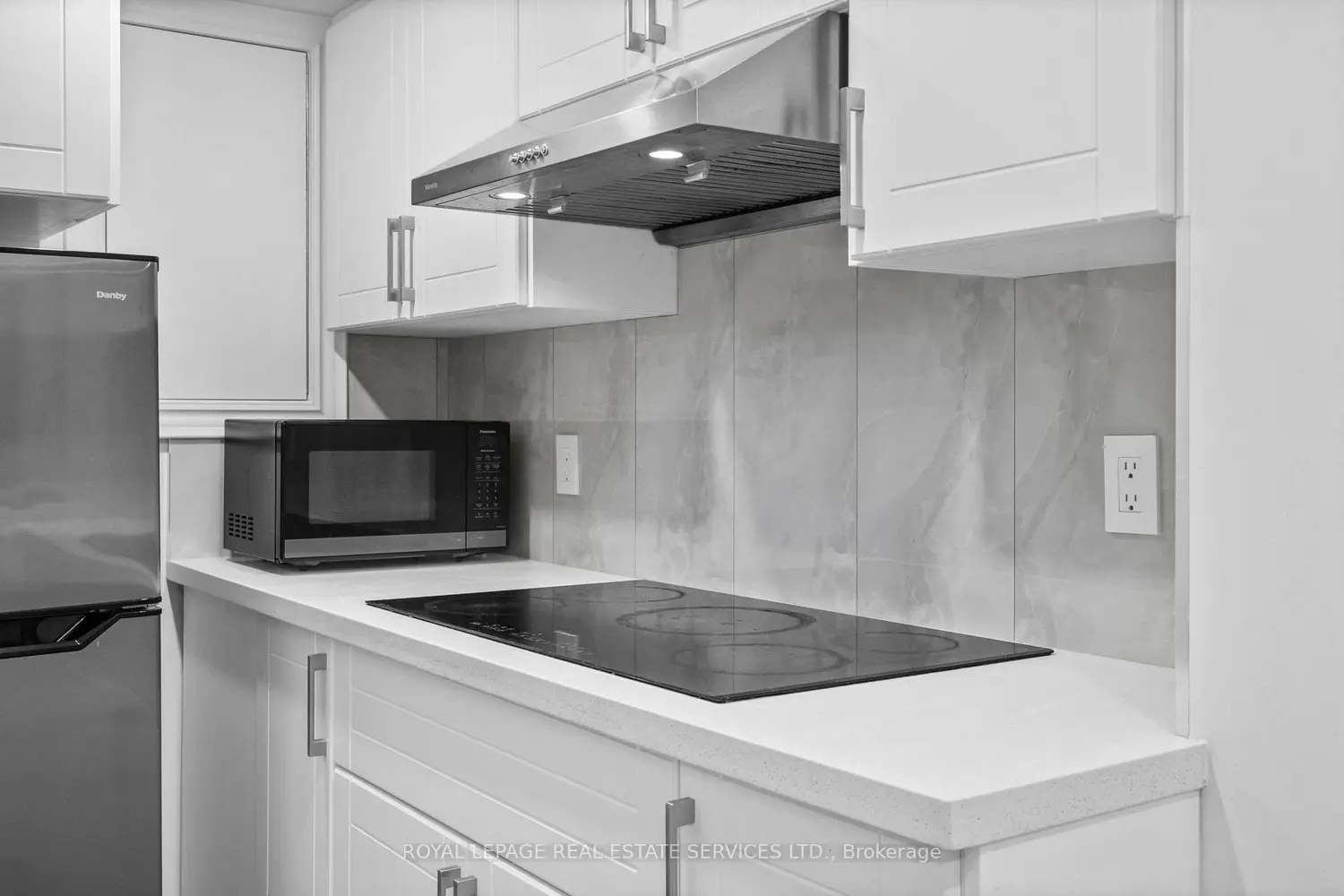 Additional image 6 of 1176 Jamesway Boulevard 22