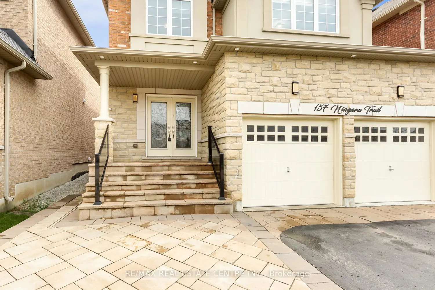 157 Niagara Trail photo 2