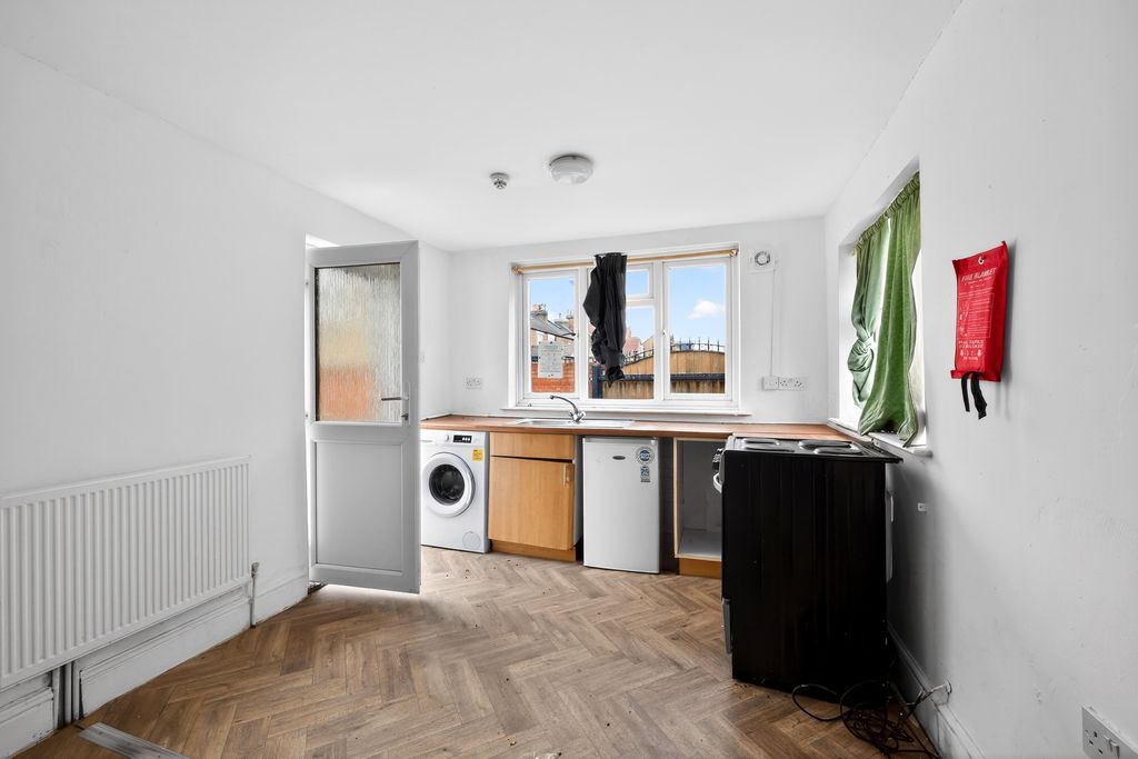 Additional image 11 of 5 bed detached house for saleWalton Road, Hoddesdon EN11
