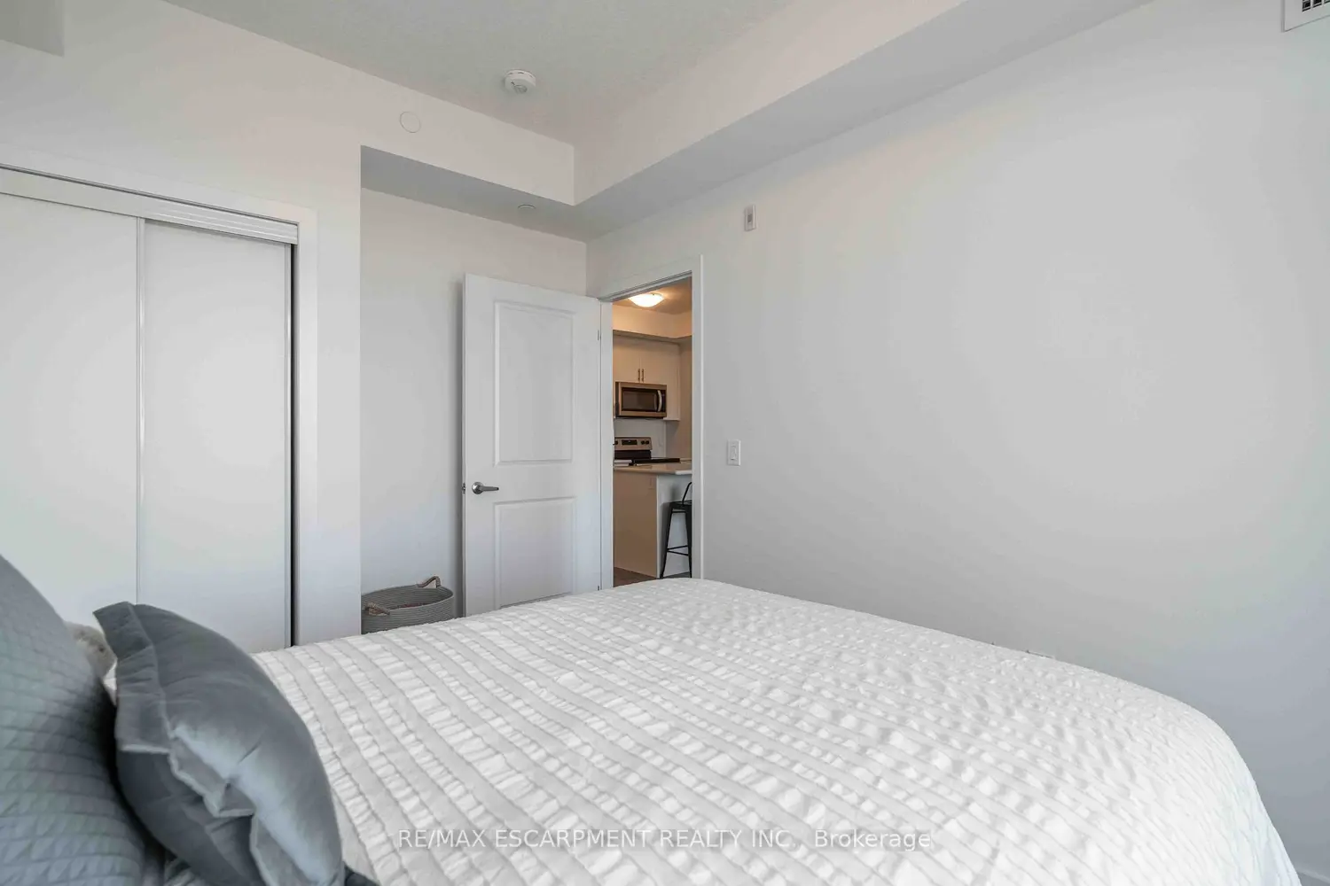 Additional image 11 of 5055 Greenlane Road 541
