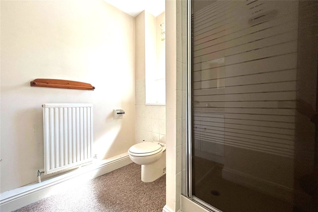 Additional image 12 of 4 bed detached house for saleDriftway Road, Hook, Hampshire RG27