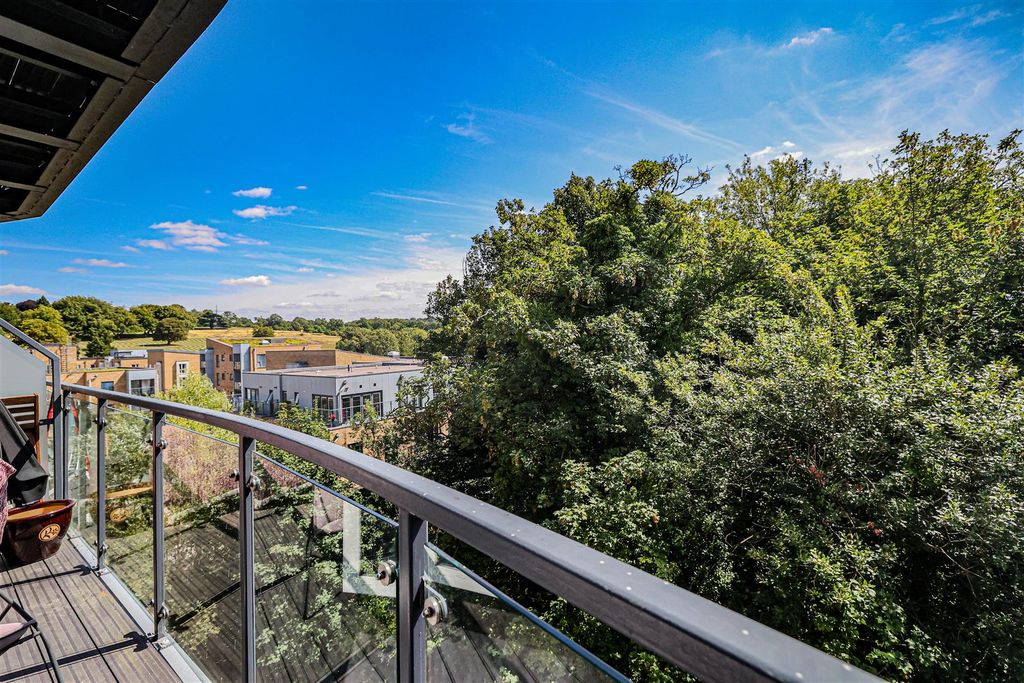 Additional image 16 of 2 bed flat for saleThe Embankment, Nash Mills Wharf, Hemel Hempstead HP3