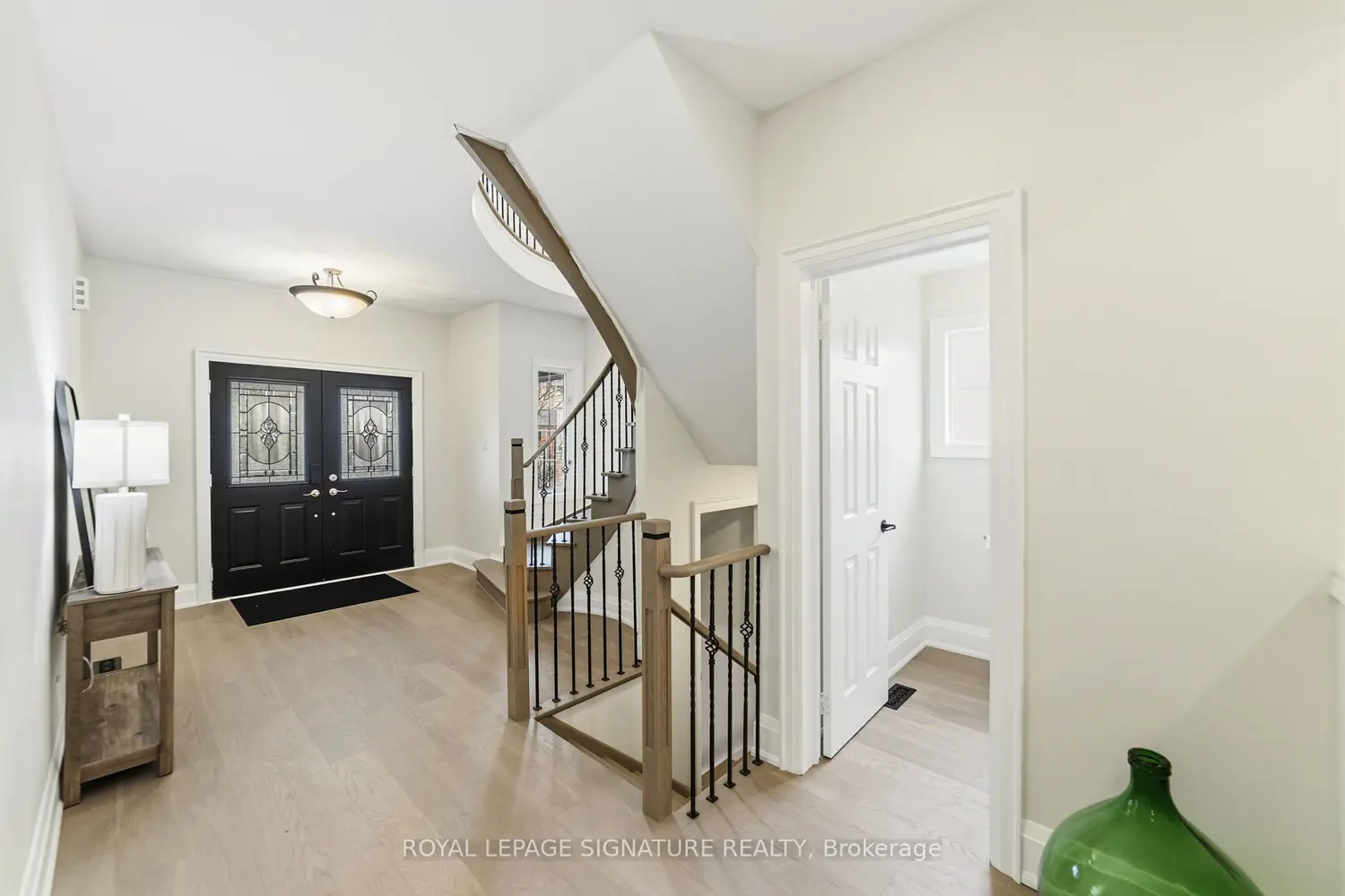 93 Dewar Court photo 4