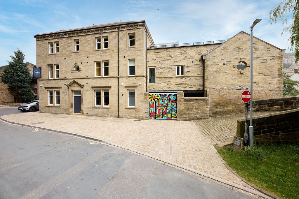 6 bed semi-detached house for saleOldgate, Hebden Bridge HX7