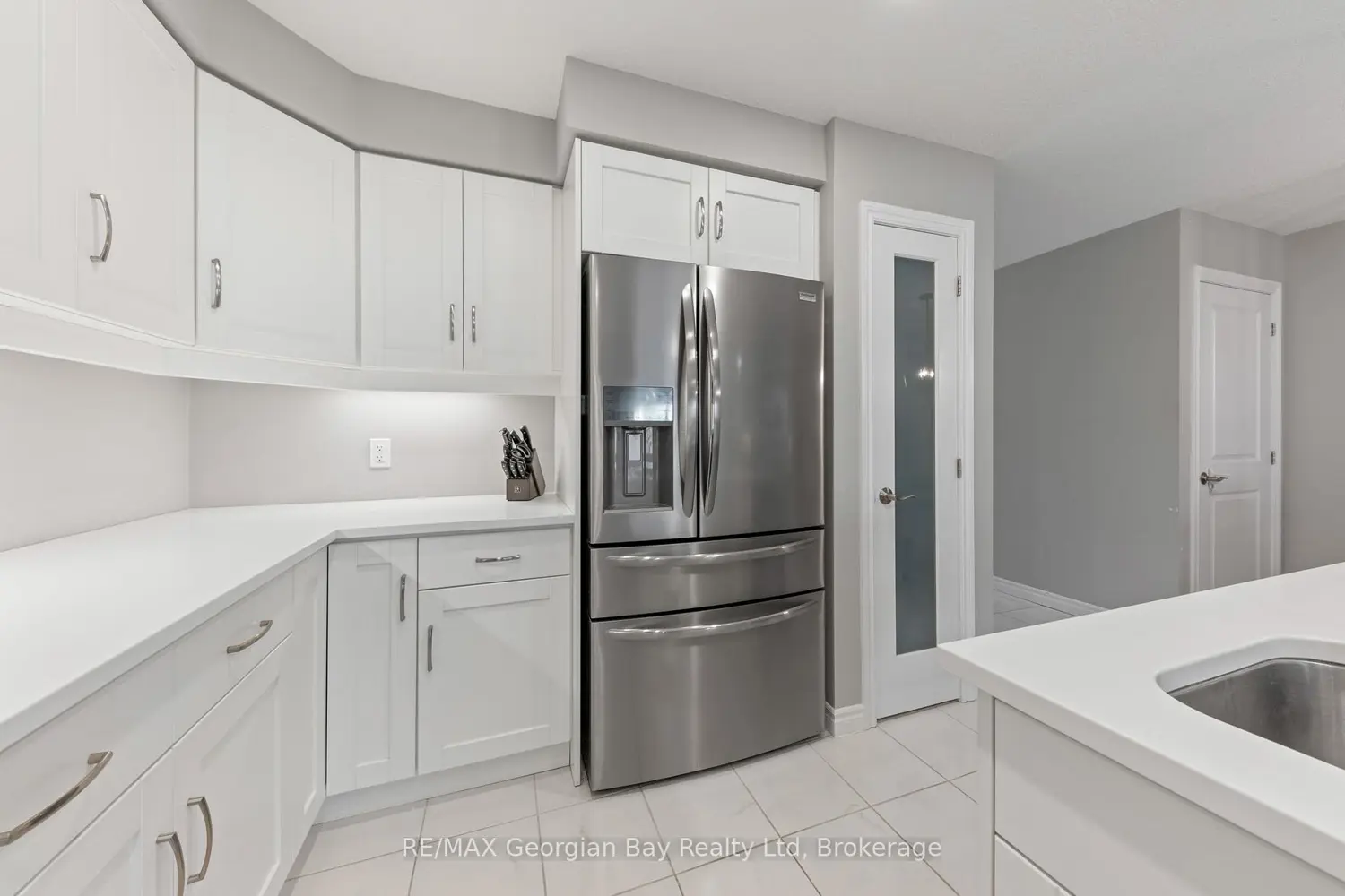 964 Wright Drive photo 4